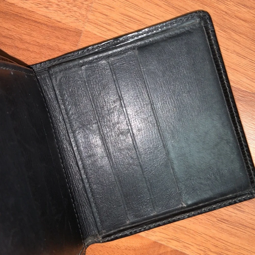 Authentic Louis Vuitton Epi Leather Bifold Wallet
